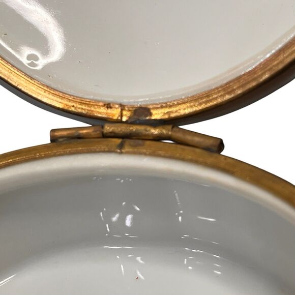 Vintage Handpainted 3 Footed Floral Hinged Trinket Box Porcelain Roses by Isco - Picture 14 of 16